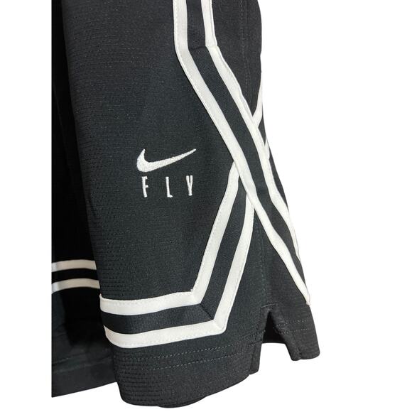 Nike Women's Plus Size Black & White Fly Crossover Basketball Shorts Size 2X New - Picture 3 of 9